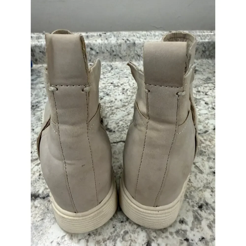 Dolce Vita Catri Wedge Booties Size 8.5 Taupe Suede Zip Ankle Boots Comfort